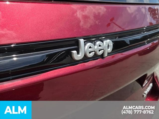 2025 Jeep Grand Cherokee Laredo X 4x4