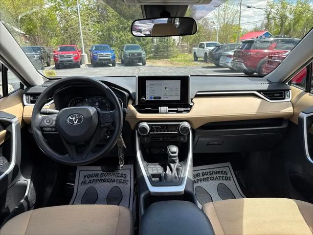 2025 Toyota RAV4 LE