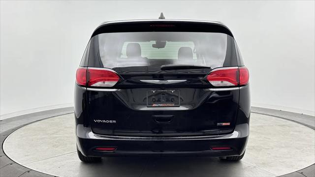 2024 Chrysler Voyager LX