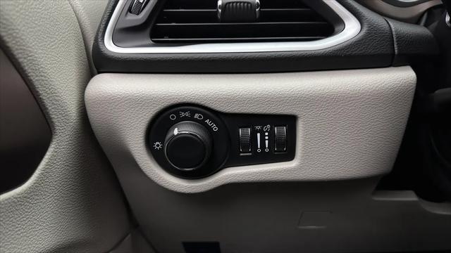 2024 Chrysler Voyager LX