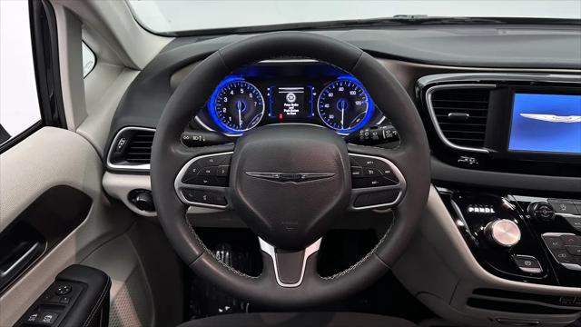 2024 Chrysler Voyager LX