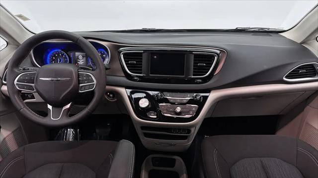 2024 Chrysler Voyager LX
