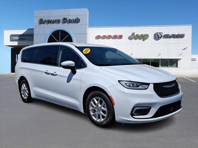 2023 Chrysler Pacifica Touring L for sale in Bath, PA
