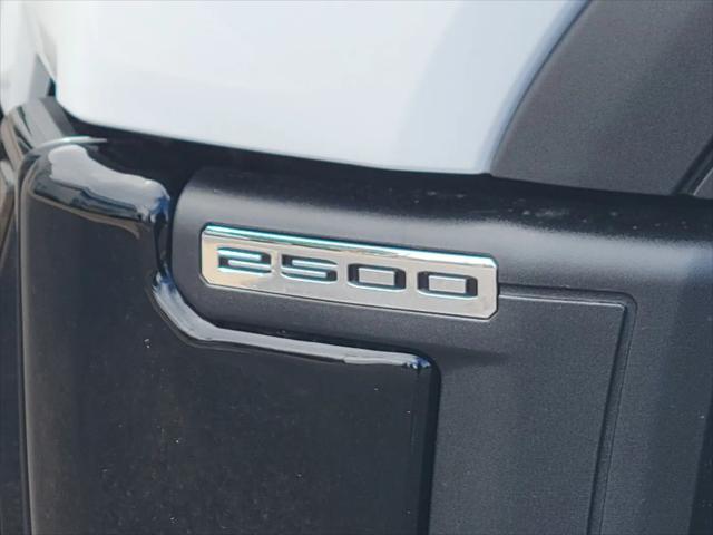 2026 GMC Sierra 2500HD Crew Cab, Standard Bed, AT4X, 4WD