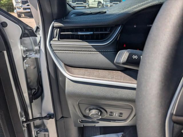 2025 Jeep Grand Cherokee L Limited 4x4