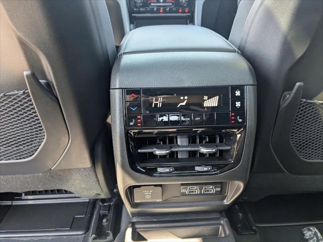 2025 Jeep Grand Cherokee L Limited 4x4