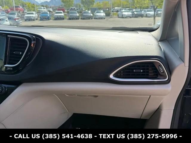 2023 Chrysler Pacifica Touring L