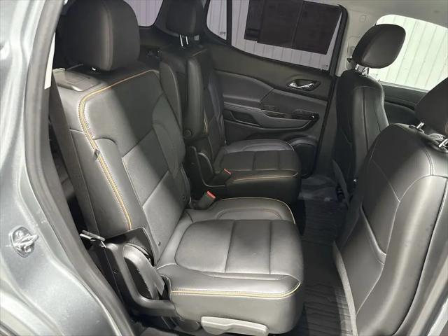 2023 GMC Acadia AWD AT4