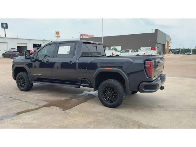 2024 GMC Sierra 2500HD 4WD Crew Cab Standard Bed AT4