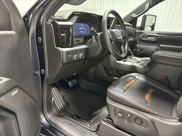 2024 GMC Sierra 2500HD 4WD Crew Cab Standard Bed AT4