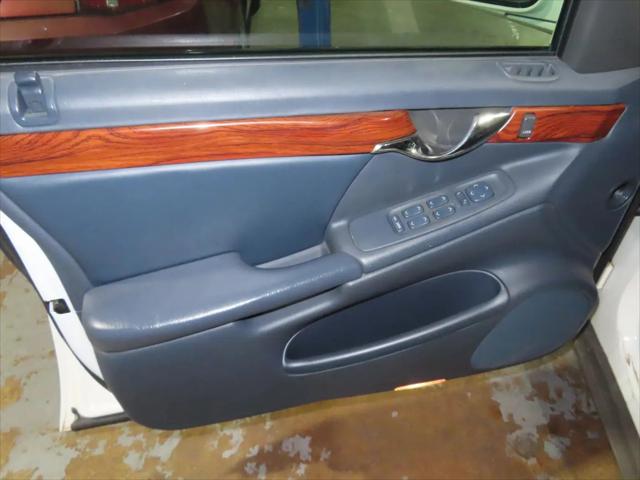 2005 Cadillac DeVille Standard