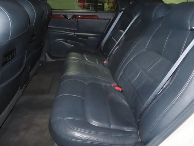2005 Cadillac DeVille Standard