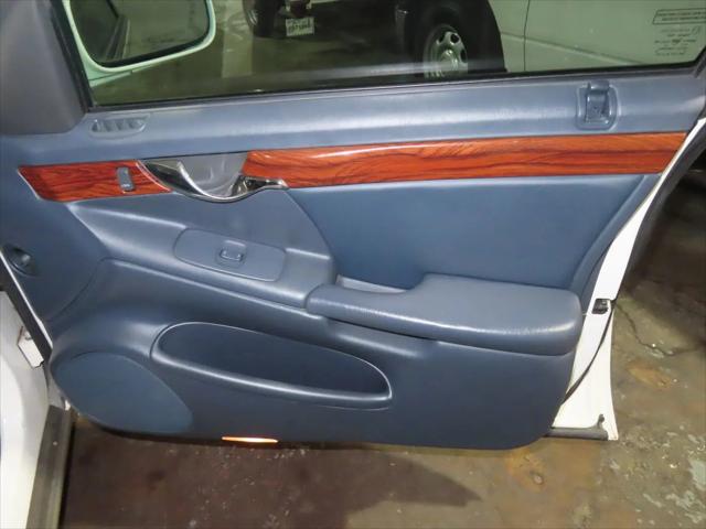 2005 Cadillac DeVille Standard