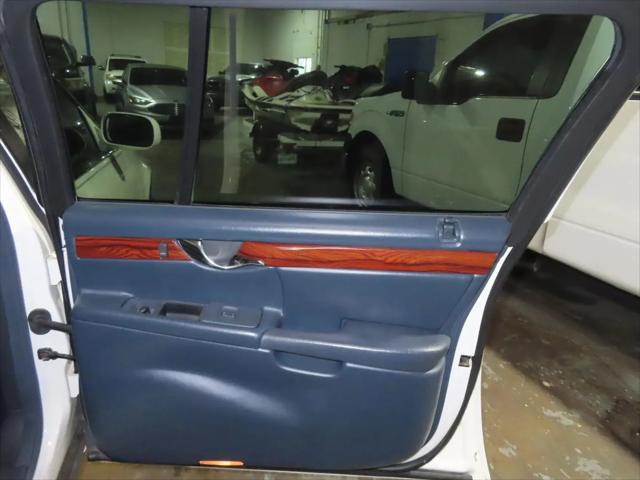 2005 Cadillac DeVille Standard