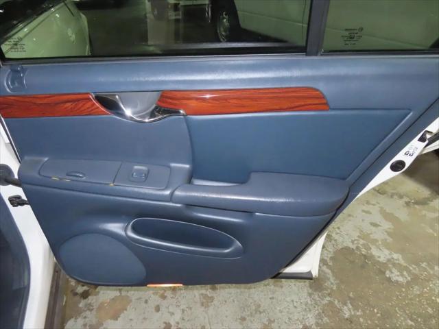 2005 Cadillac DeVille Standard