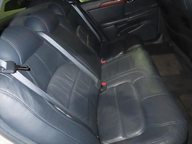 2005 Cadillac DeVille Standard