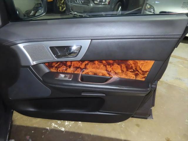 2009 Jaguar XF Premium Luxury