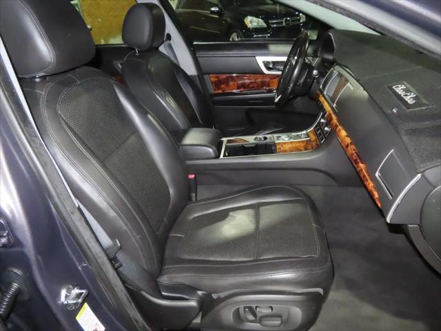 2009 Jaguar XF Premium Luxury