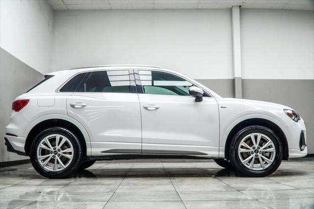 2025 Audi Q3 Premium 45 TFSI S line quattro Tiptronic
