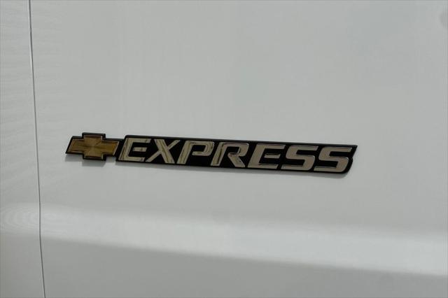 2026 Chevrolet Express Cargo Van 3500 Regular Wheelbase, WT, RWD