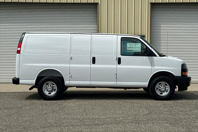 2026 Chevrolet Express Cargo Van 3500 Regular Wheelbase, WT, RWD