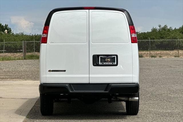 2026 Chevrolet Express Cargo Van 3500 Regular Wheelbase, WT, RWD