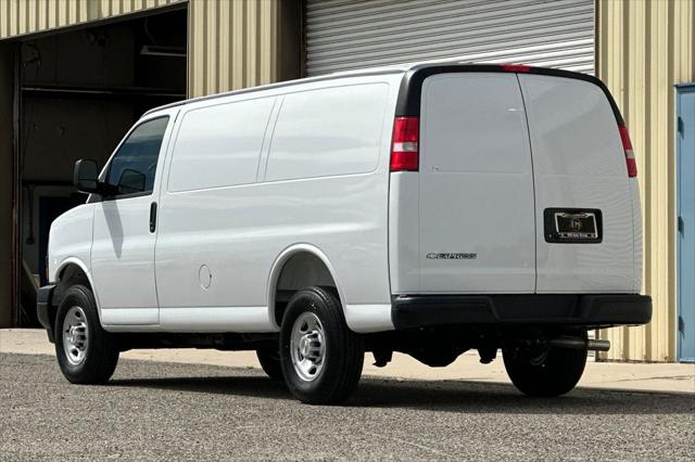 2026 Chevrolet Express Cargo Van 3500 Regular Wheelbase, WT, RWD