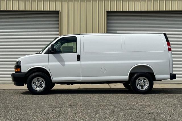 2026 Chevrolet Express Cargo Van 3500 Regular Wheelbase, WT, RWD