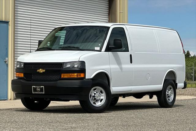 2026 Chevrolet Express Cargo Van 3500 Regular Wheelbase, WT, RWD