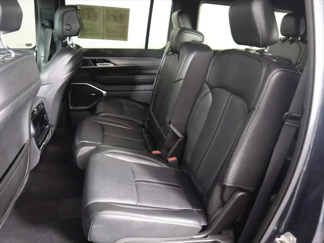 2023 Jeep Wagoneer Series II Carbide 4x2