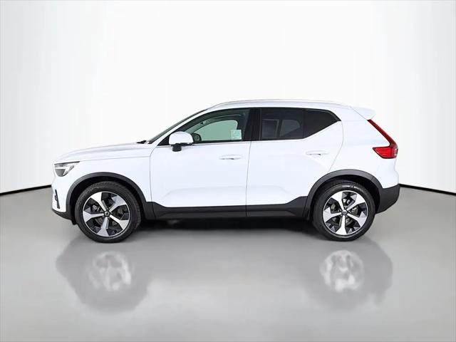 2025 Volvo XC40 B5 Plus Bright Theme