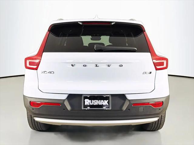 2025 Volvo XC40 B5 Plus Bright Theme