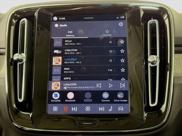 2025 Volvo XC40 B5 Plus Bright Theme