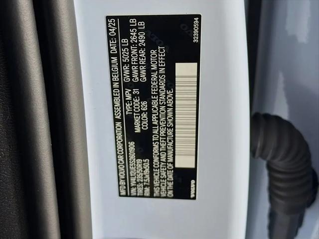 2025 Volvo XC40 B5 Plus Bright Theme