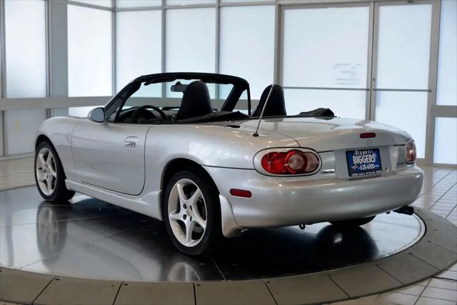 2003 Mazda MX-5 Cloth