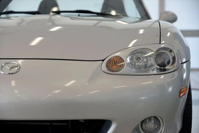 2003 Mazda MX-5 Cloth