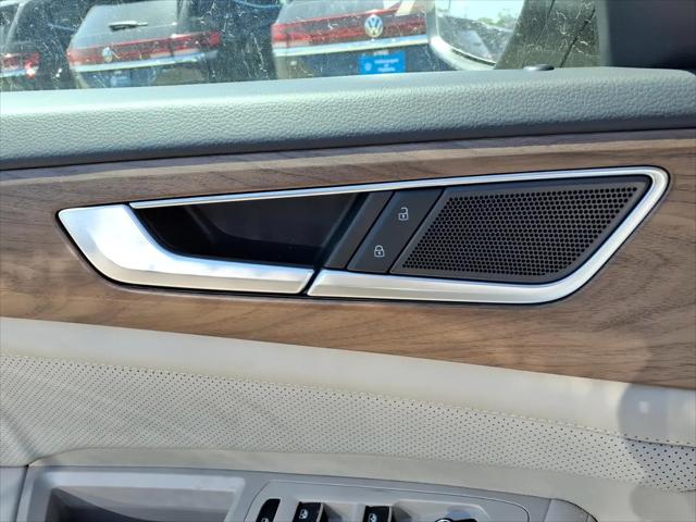 2026 Volkswagen Atlas SE with Technology