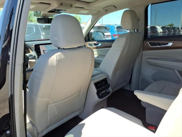 2026 Volkswagen Atlas SE with Technology