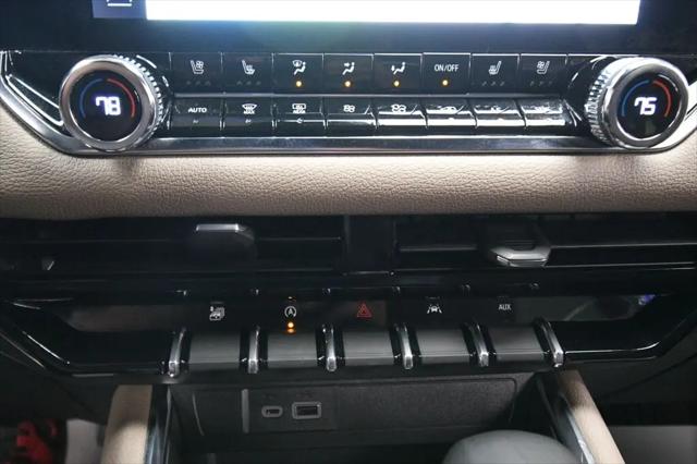 2023 GMC Canyon 4WD Crew Cab Short Box Denali