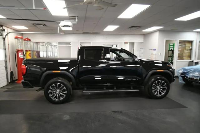 2023 GMC Canyon 4WD Crew Cab Short Box Denali
