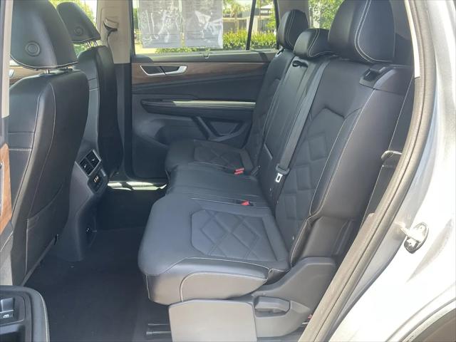 2024 Volkswagen Atlas 2.0T SE w/Technology