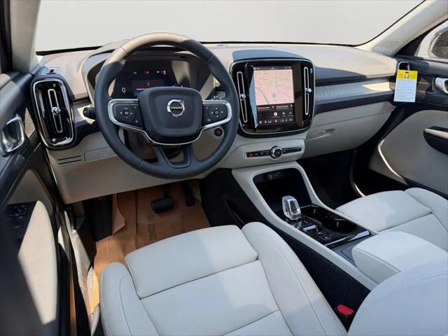 2026 Volvo XC40 Ultra, B5 AWD Gas (mild hybrid), Dark