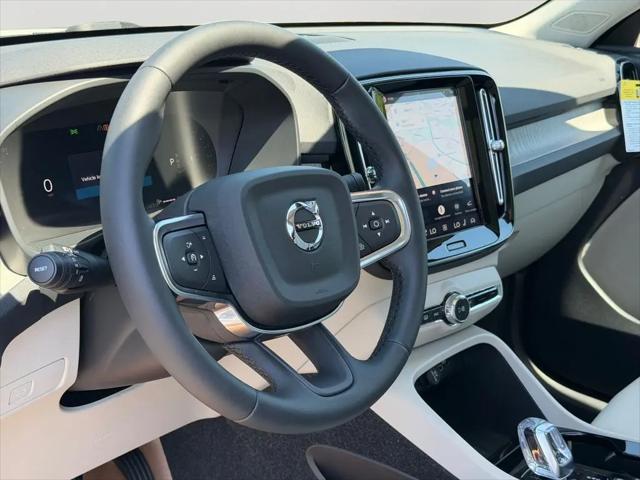 2026 Volvo XC40 Ultra, B5 AWD Gas (mild hybrid), Dark