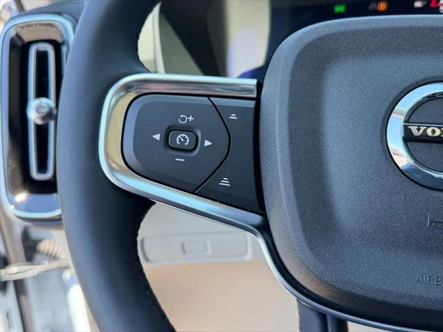2026 Volvo XC40 Ultra, B5 AWD Gas (mild hybrid), Dark
