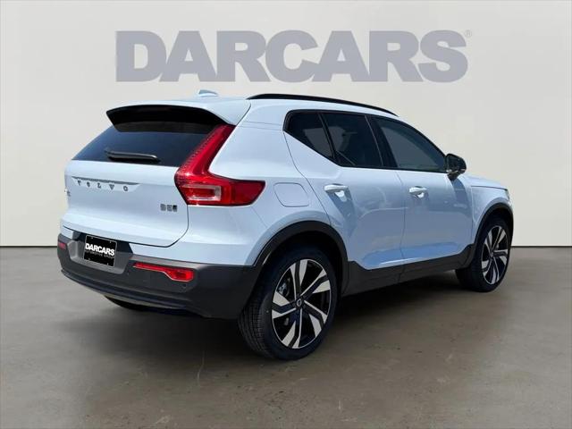 2026 Volvo XC40 Ultra, B5 AWD Gas (mild hybrid), Dark
