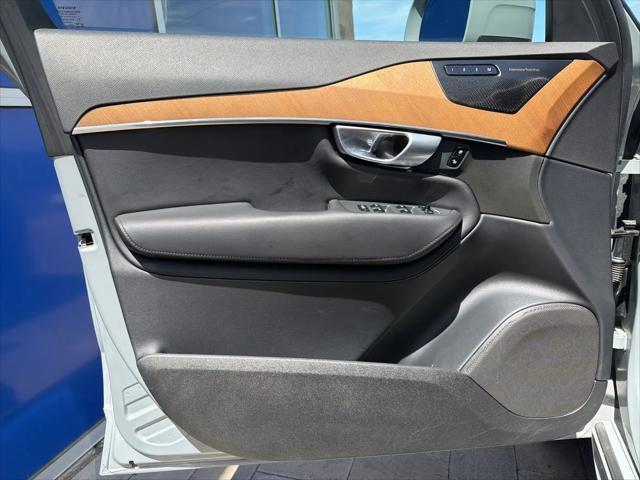 2024 Volvo XC90 B6 Plus Bright Theme 7-Seater