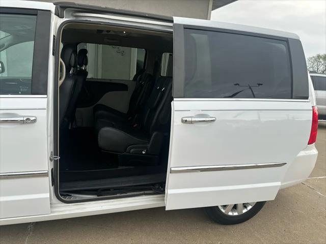 2015 Chrysler Town & Country Touring