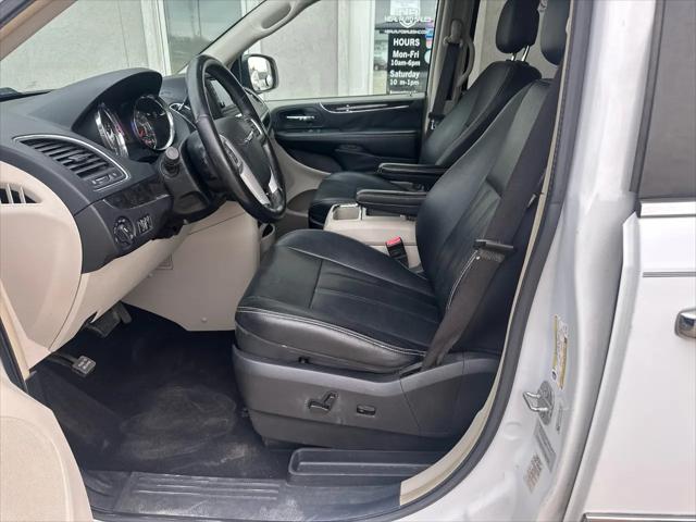 2015 Chrysler Town & Country Touring