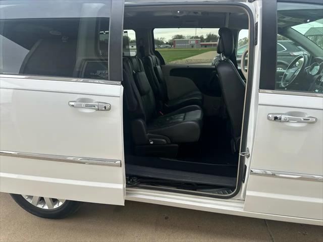 2015 Chrysler Town & Country Touring
