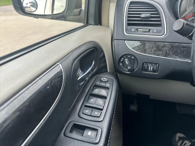 2015 Chrysler Town & Country Touring
